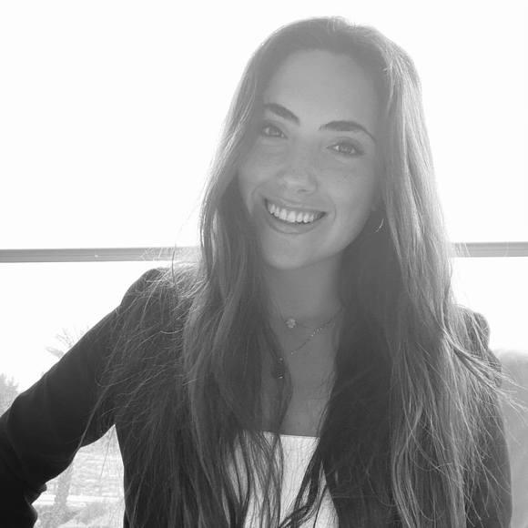 Meet your Posher, Ariela - Picture 1 of 1